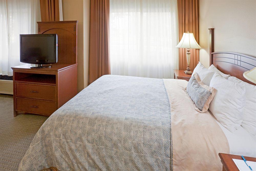 Staybridge Suites Lubbock-University Area By Ihg Номер фото