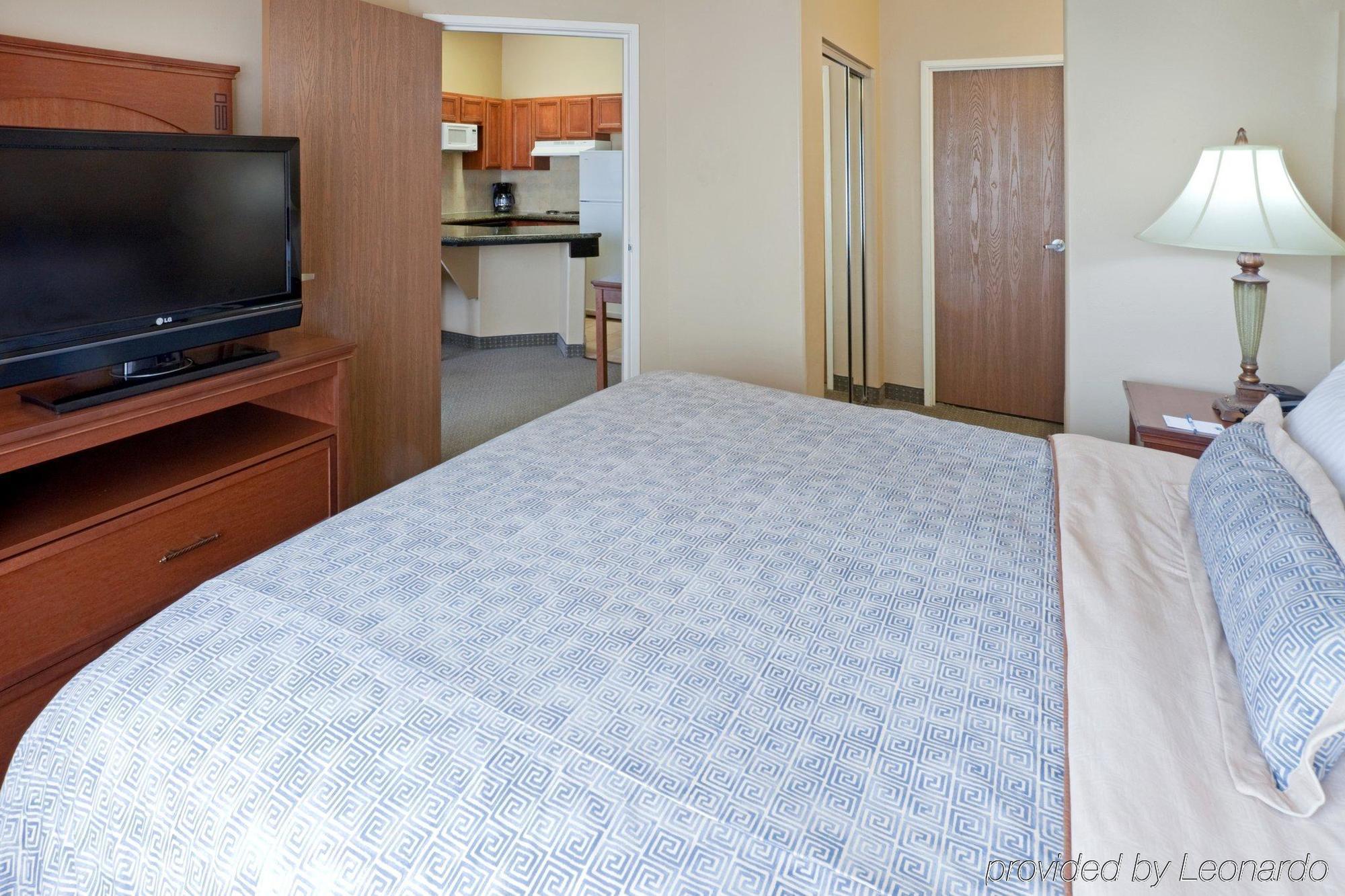Staybridge Suites Lubbock-University Area By Ihg Номер фото
